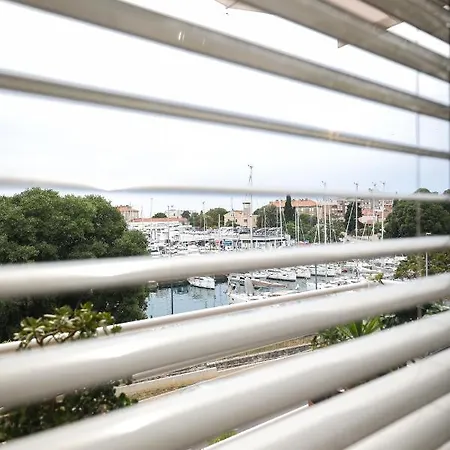 Summer Breeze Apartment *