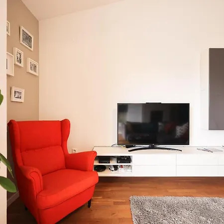 Summer Breeze Apartment *